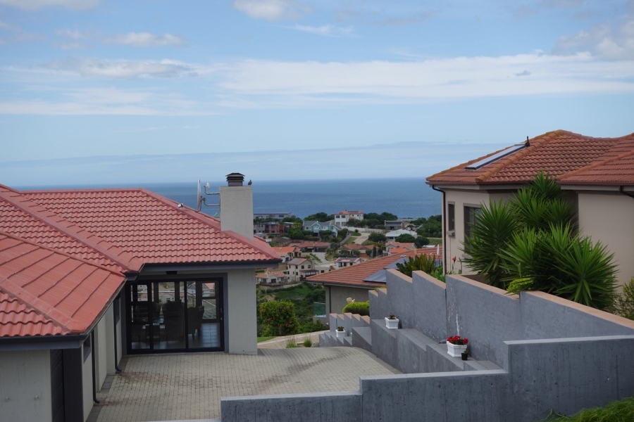 3 Bedroom Property for Sale in Avonddans Western Cape